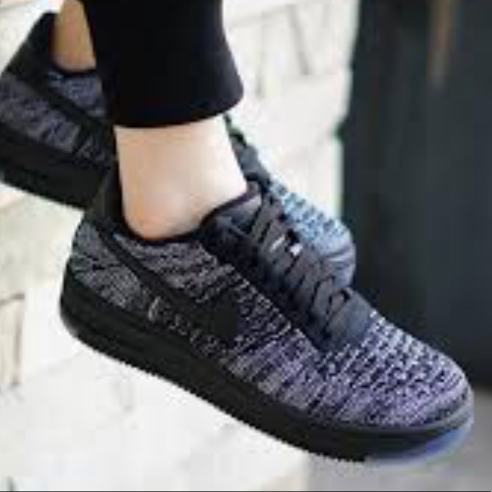 NWT Nike Air Force 1 Flyknit Low Black/White WMNS - Picture 7 of 8